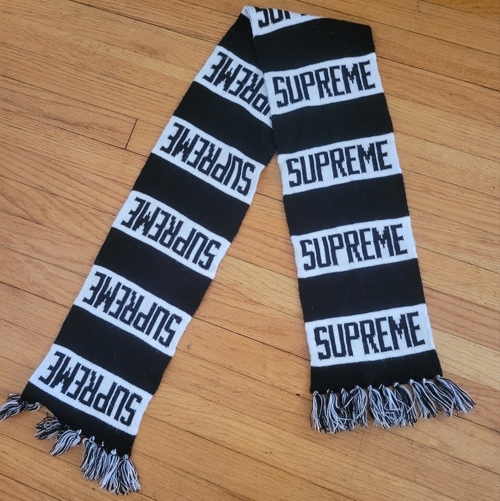 Authentic Supreme Scarf